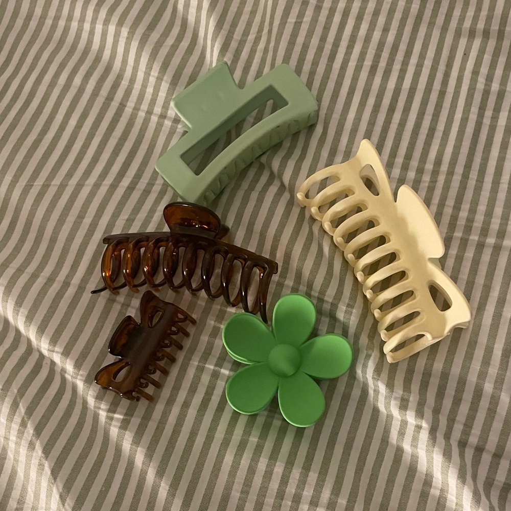 Mixed hair clips!